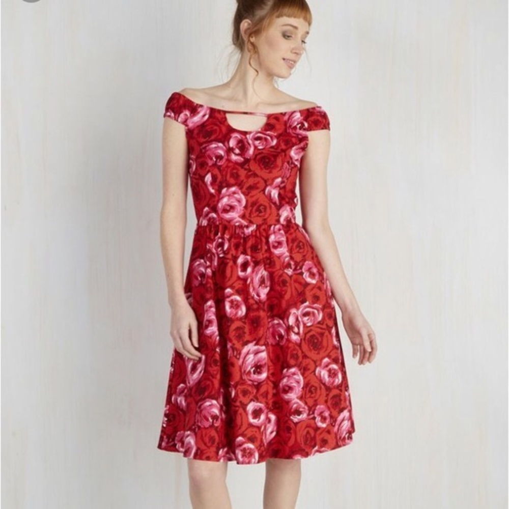 Off shoulder Rose dress, ModCloth/Retrolicious - S